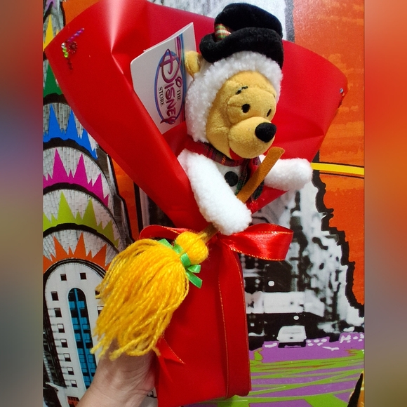🔥NWT BOUQUET Disney WINNIE DE POOH Christmas Plush & FREE GIFT - Picture 4 of 12